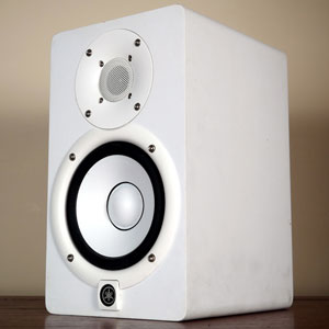 Yamaha HS5 (White Edition) Yamaha HS5 Speaker Home Studio Paling Rekomendasi